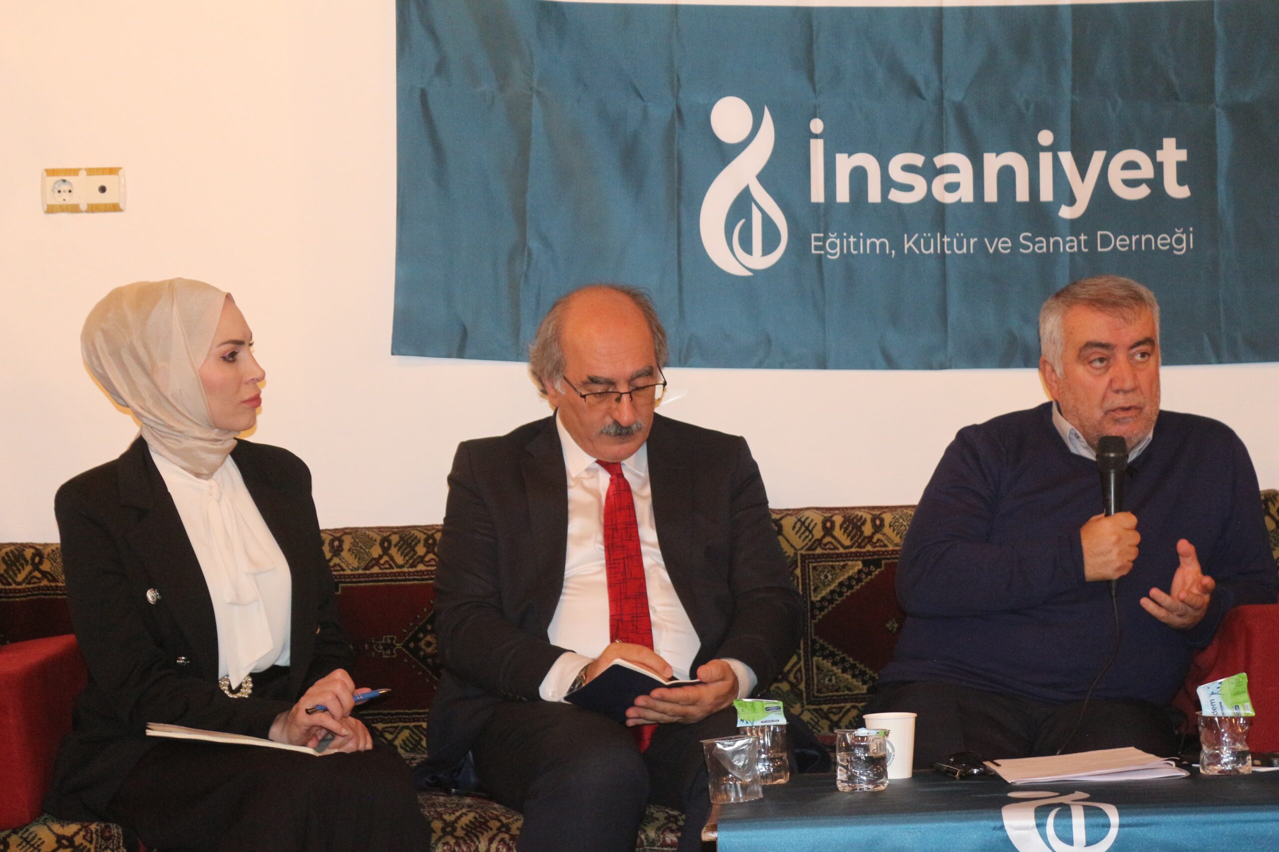 İnsaniyet Derneği “Başkent İnsaniyet Buluşmaları”nı Dr. Necdet Şubaşı’nın “Entelektüel Biyografi Üzerine” Sunumuyla Başlattı
