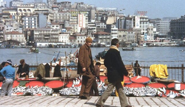 İstanbul Günlüğü (1): Alus’un İstanbulu’nda Bir Yere Yaslanmak