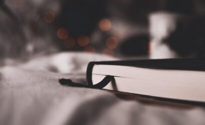 fotografierende-a-book-2598594_1920