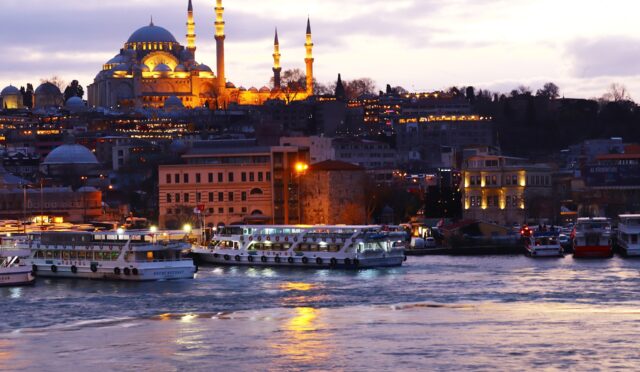 servetphotograph-camii-5530797_1920